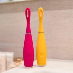 FOREO Issa™ 2 Mini Toothbrush -Soins Dentaires foreo issa 2 mini toothbrush brosse a dents sonique en silicone 2