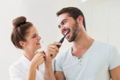 TrueLife SonicBrush Compact Duo -Soins Dentaires truelife sonicbrush compact duo brosse a dents electrique sonique 2 supports 3